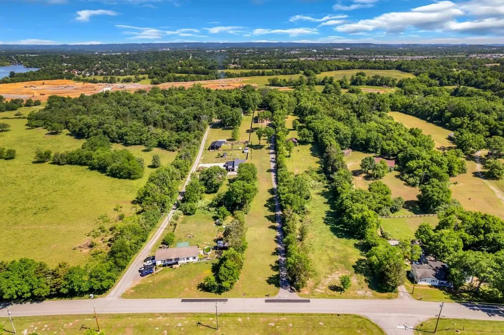 540 Peach Valley Road Gallatin TN 37066