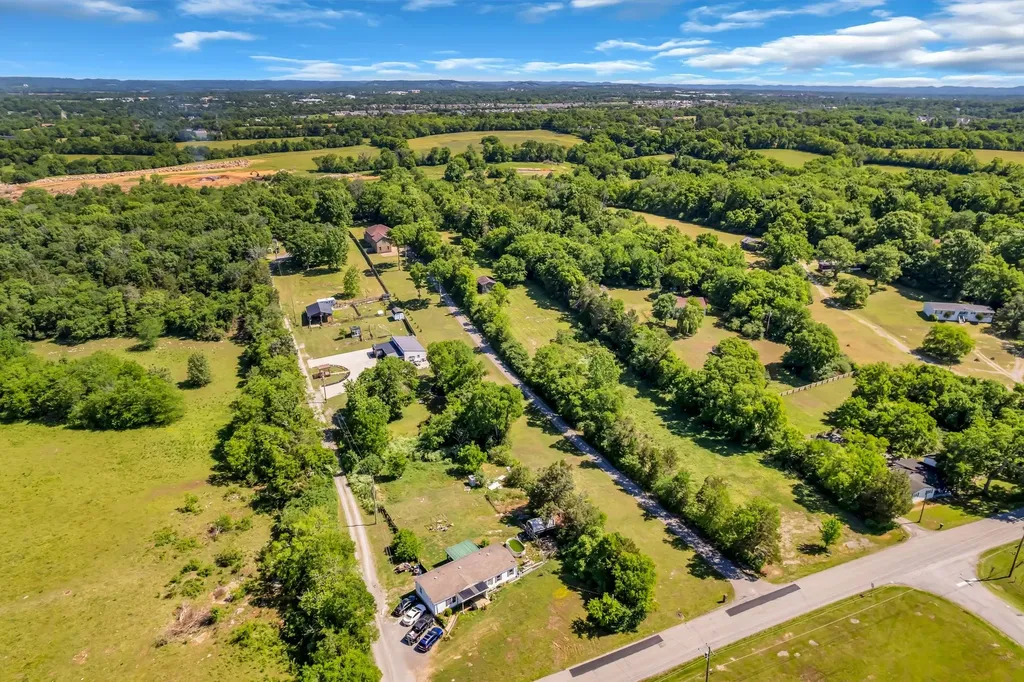 540 Peach Valley Road Gallatin TN 37066