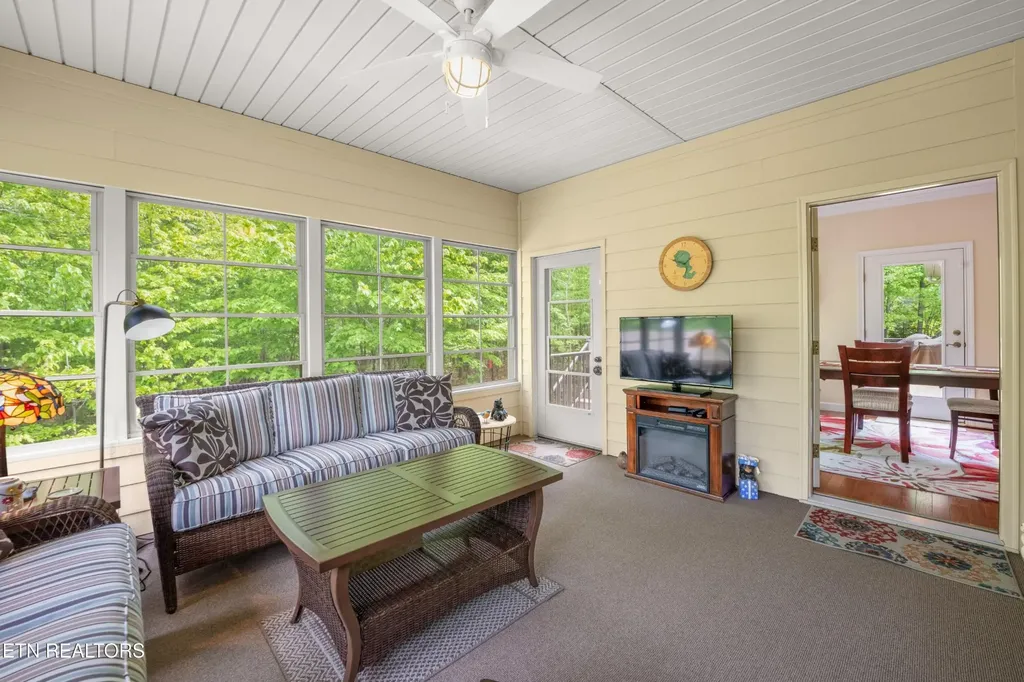 18 Cedar Ridge Circle Crossville TN 38558