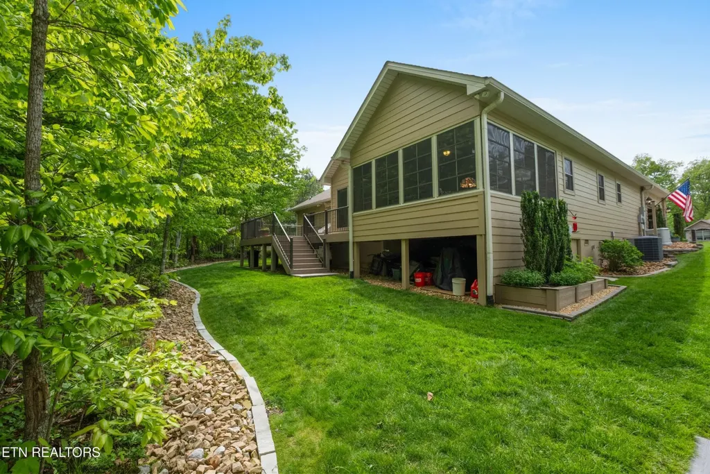18 Cedar Ridge Circle Crossville TN 38558