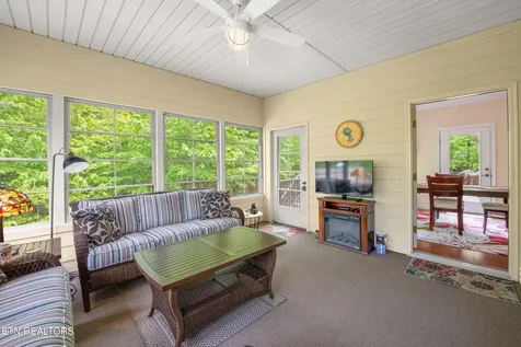 18 Cedar Ridge Circle Crossville TN 38558