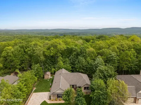 18 Cedar Ridge Circle Crossville TN 38558