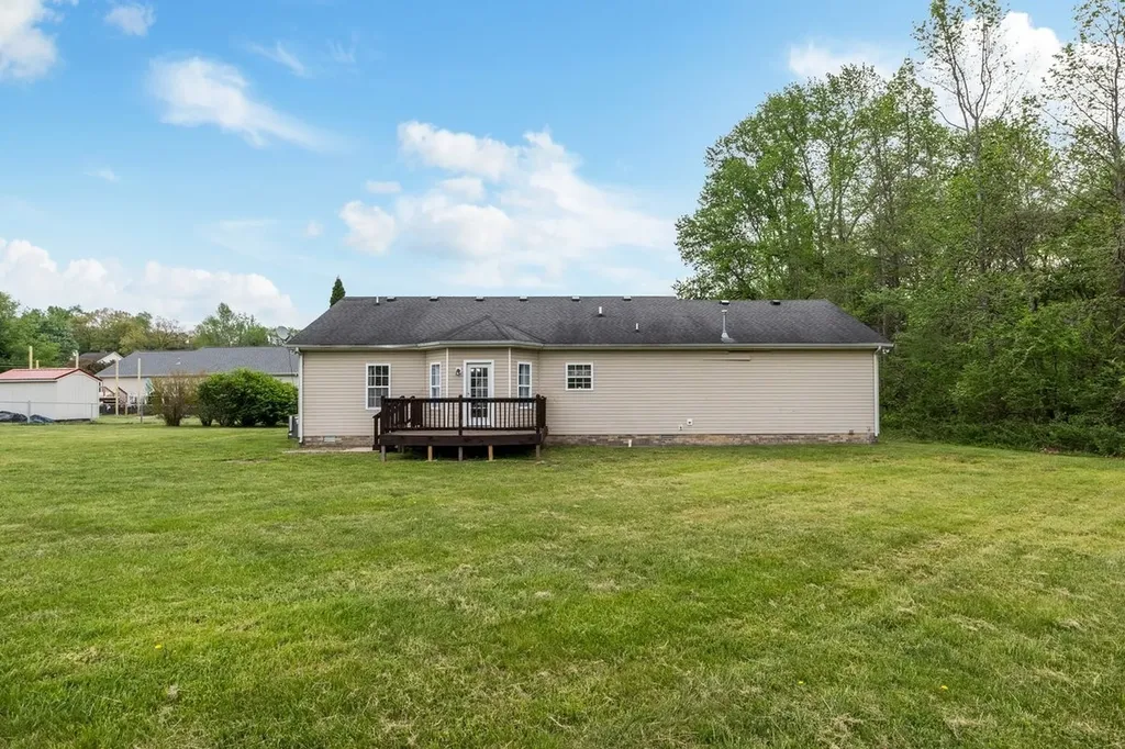 202 Parkside Lane Burns TN 37029