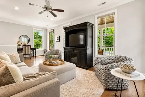 921 Gale Lane Nashville TN 37204