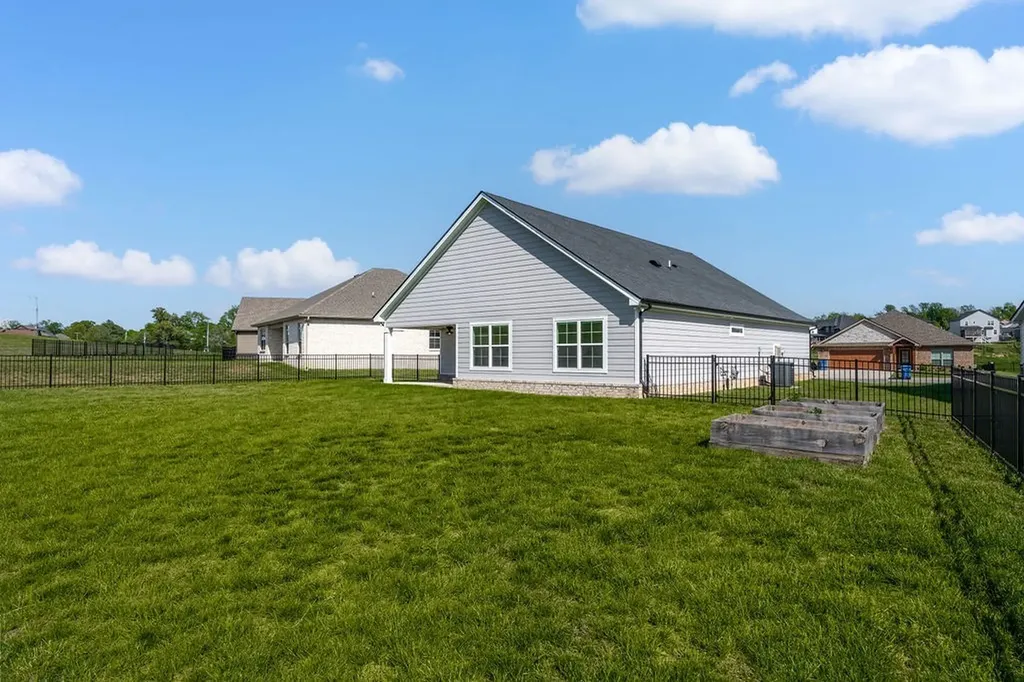 333 Frontier Drive Clarksville TN 37043