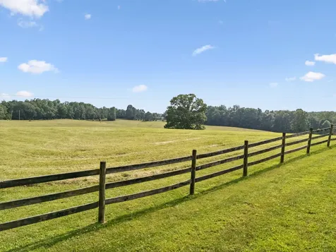 4255 Mcfall Road Cumberland City TN 37050
