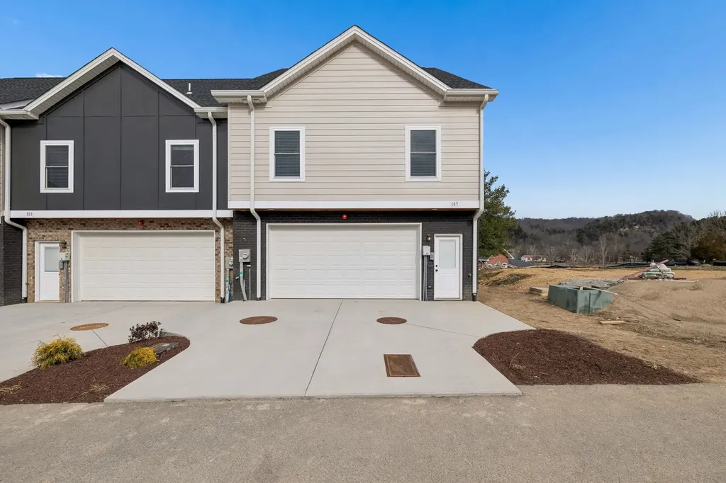 6 Crockett Hills Lane Ashland City TN 37015