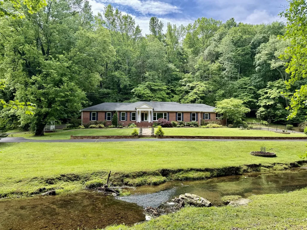 230 Raven Bluff Road Lawrenceburg TN 38464