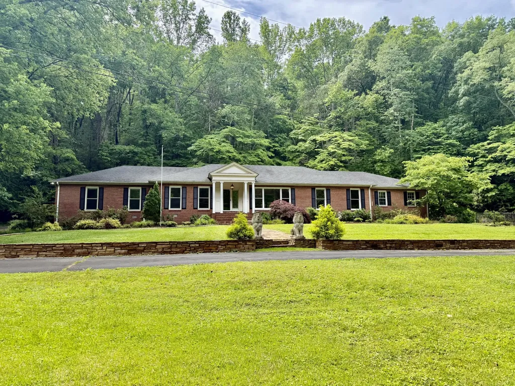 230 Raven Bluff Road Lawrenceburg TN 38464