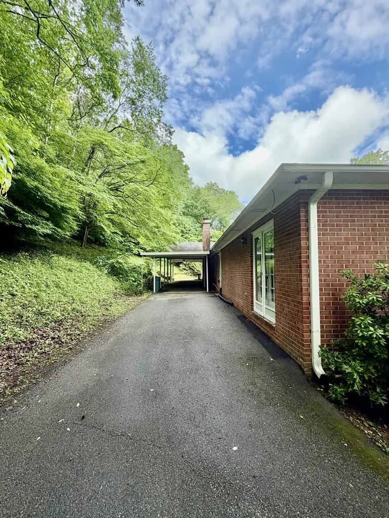 230 Raven Bluff Road Lawrenceburg TN 38464