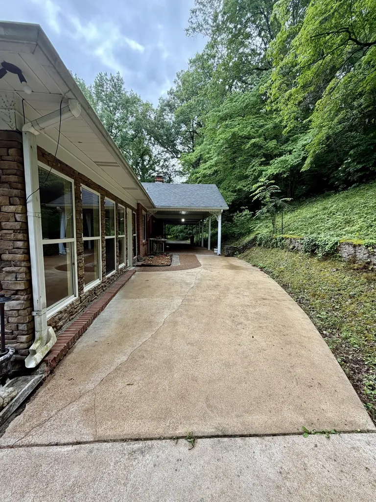 230 Raven Bluff Road Lawrenceburg TN 38464