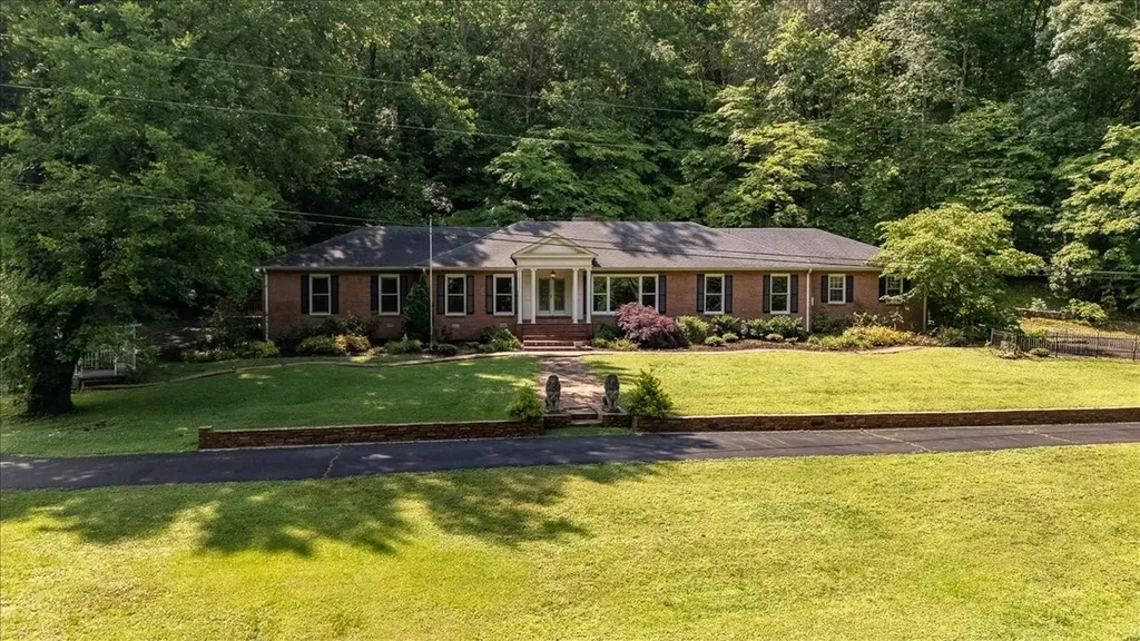 230 Raven Bluff Road Lawrenceburg TN 38464