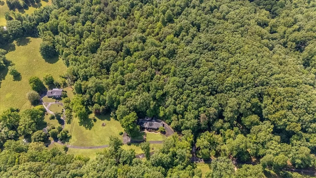 230 Raven Bluff Road Lawrenceburg TN 38464