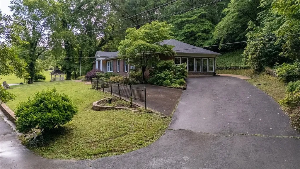 230 Raven Bluff Road Lawrenceburg TN 38464