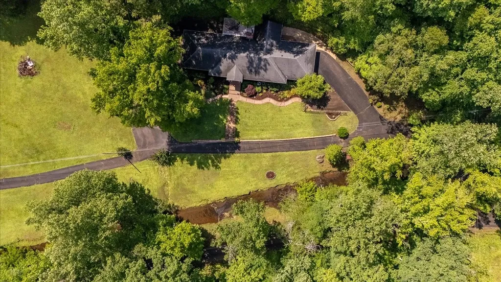 230 Raven Bluff Road Lawrenceburg TN 38464