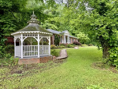 230 Raven Bluff Road Lawrenceburg TN 38464