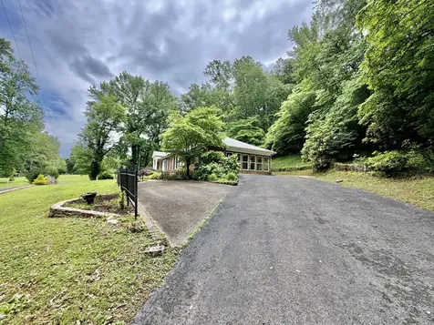 230 Raven Bluff Road Lawrenceburg TN 38464