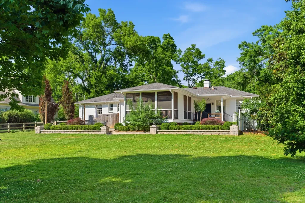 2709 Tyne Boulevard Nashville TN 37215