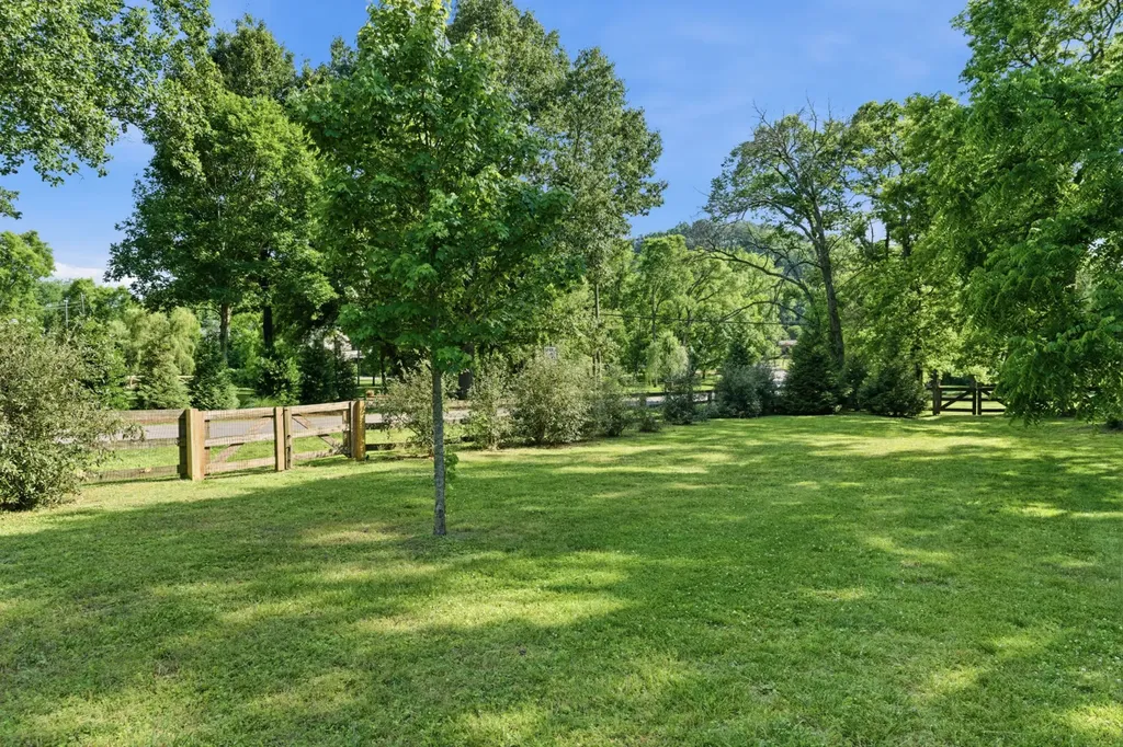 2709 Tyne Boulevard Nashville TN 37215