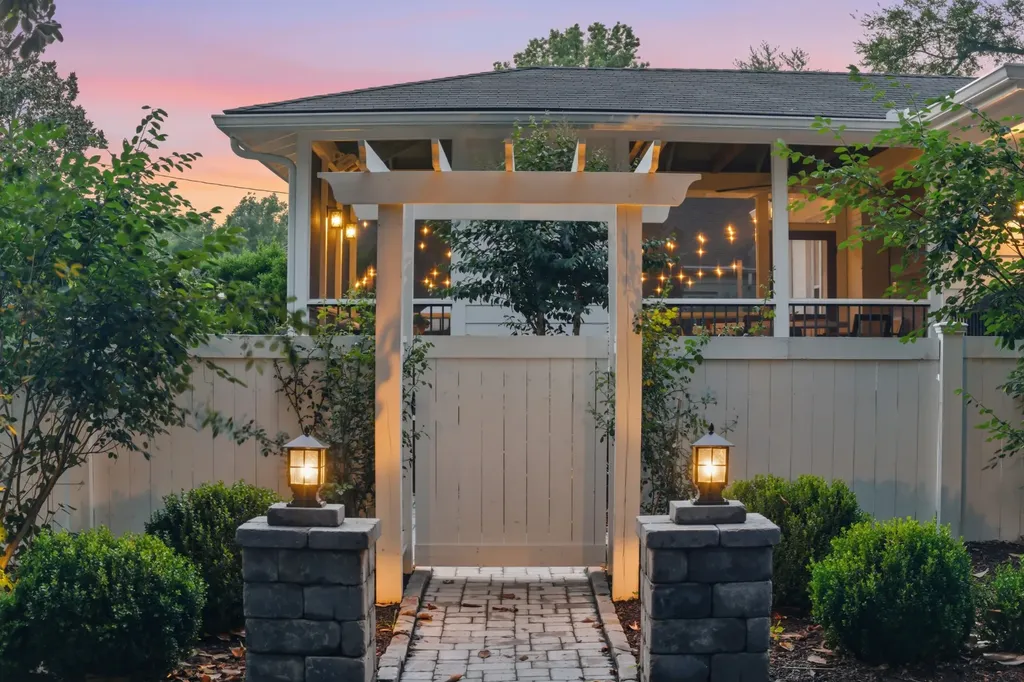 2709 Tyne Boulevard Nashville TN 37215