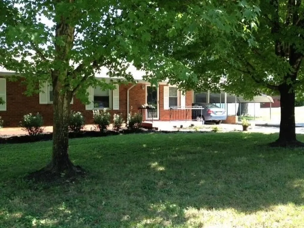 106 Rebecca Lane Clarksville TN 37042
