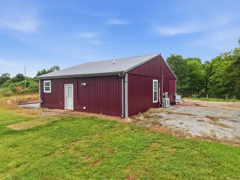 1050 Franks Ferry Road Sparta TN 38583