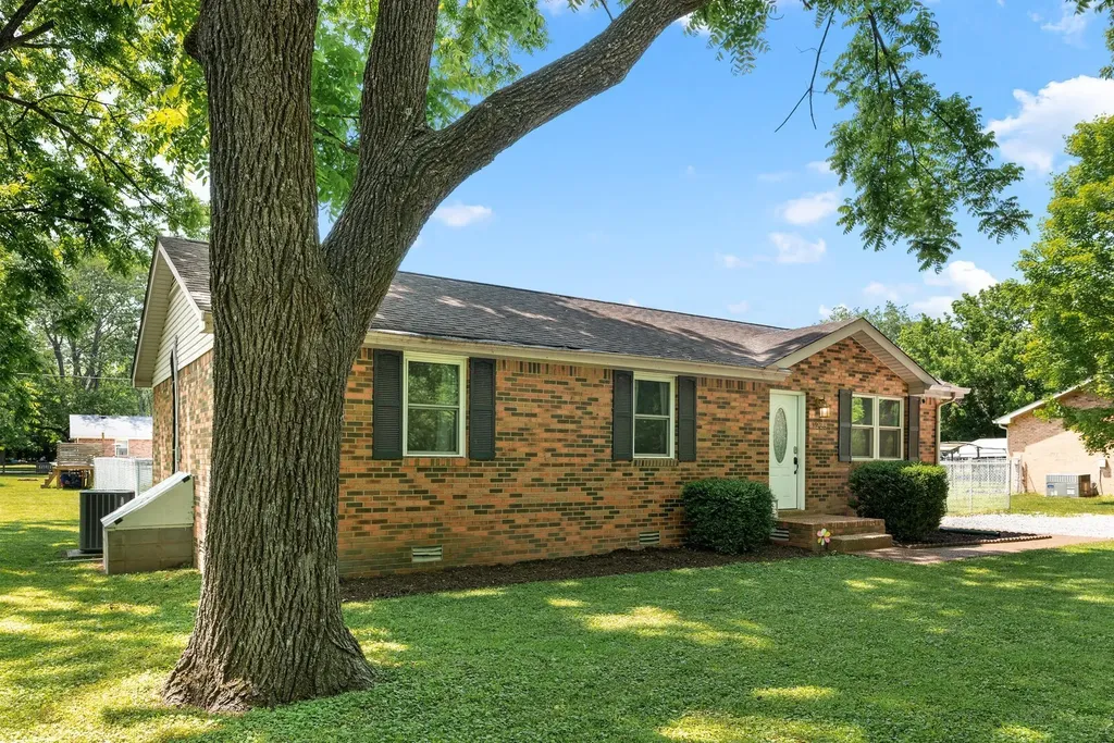 1223 Main Street Pleasant View TN 37146