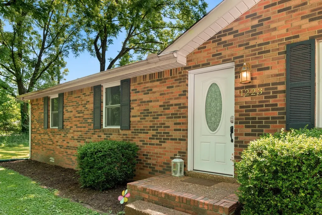 1223 Main Street Pleasant View TN 37146