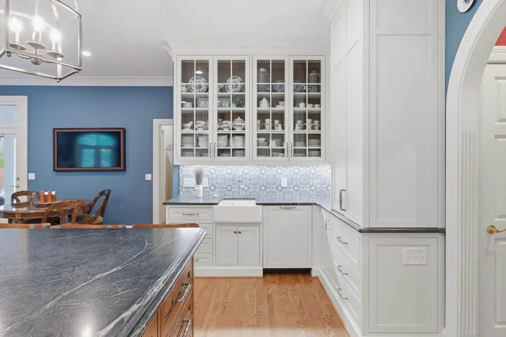 55 Annandale Nashville TN 37215