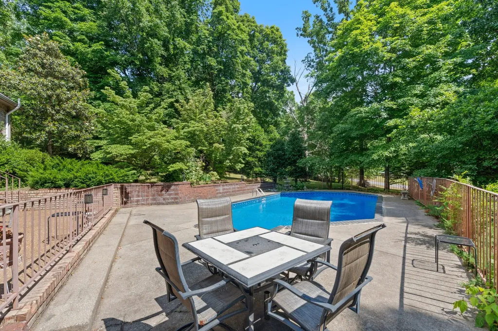 228 Druid Hills Drive Dickson TN 37055
