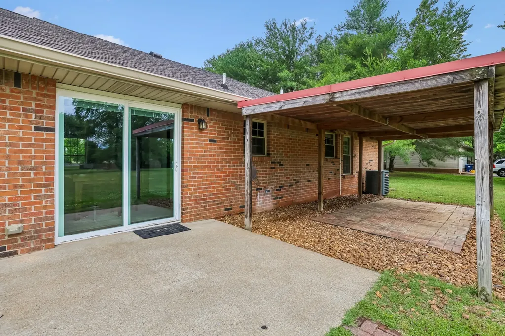 2504 Sundance Court Christiana TN 37037