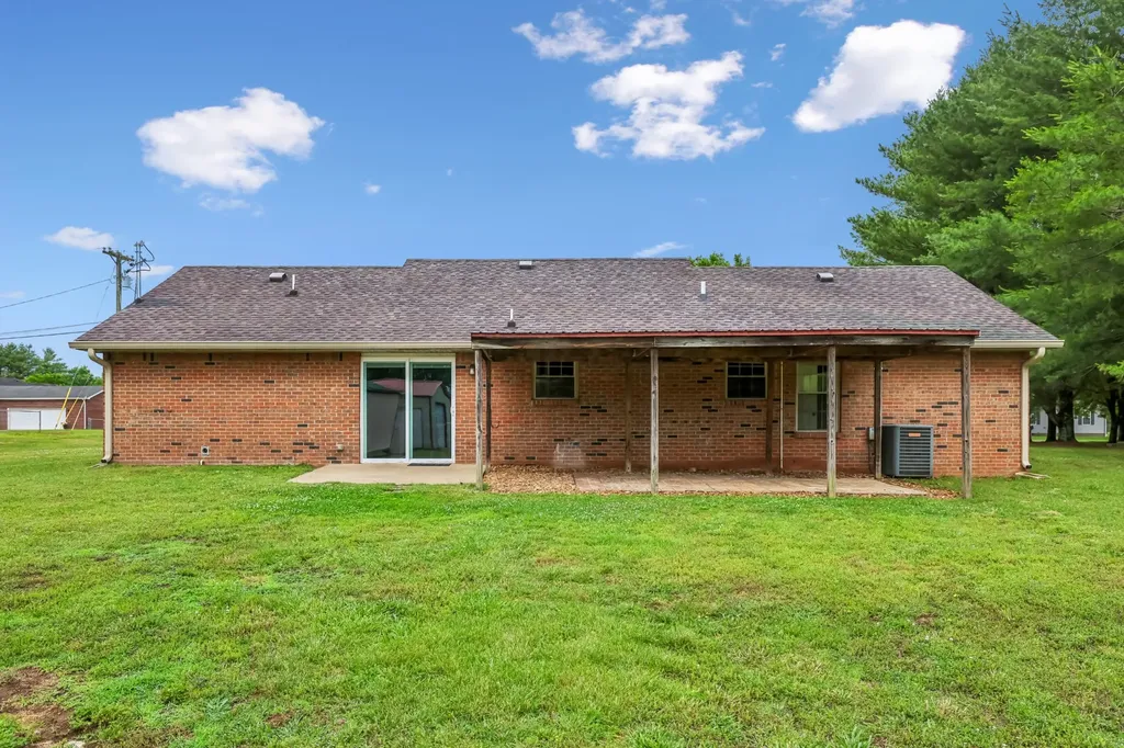 2504 Sundance Court Christiana TN 37037