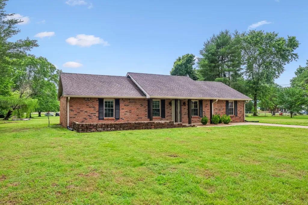 2504 Sundance Court Christiana TN 37037