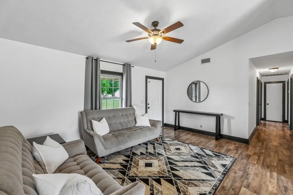 2504 Sundance Court Christiana TN 37037