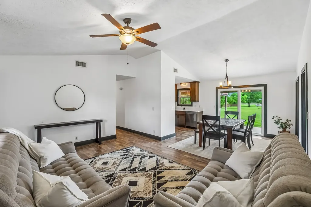 2504 Sundance Court Christiana TN 37037