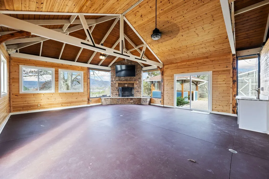 320 Crestview Lane Dayton TN 37321