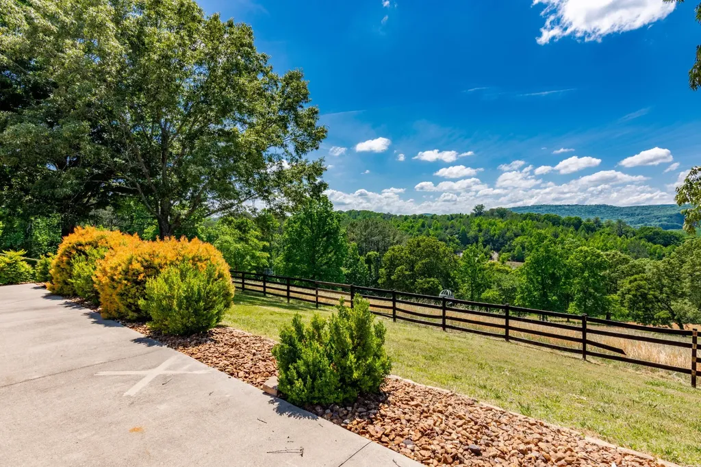 320 Crestview Lane Dayton TN 37321
