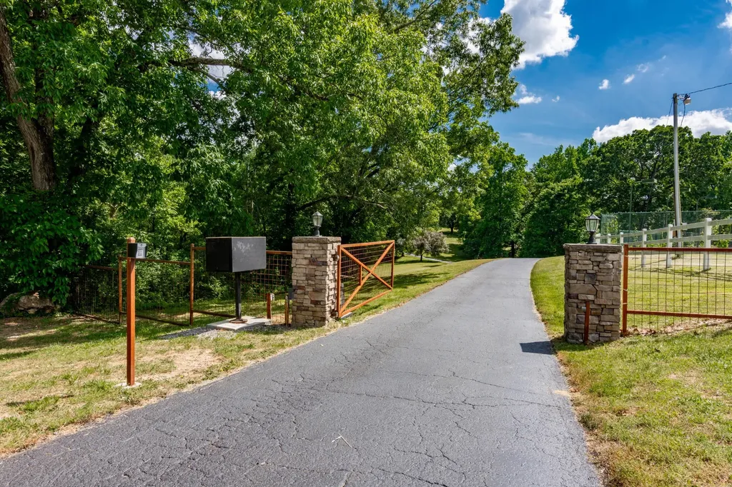 320 Crestview Lane Dayton TN 37321