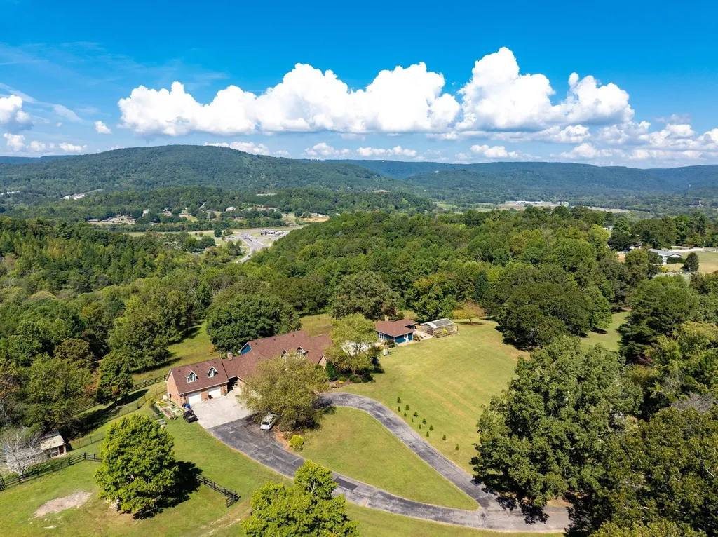 320 Crestview Lane Dayton TN 37321