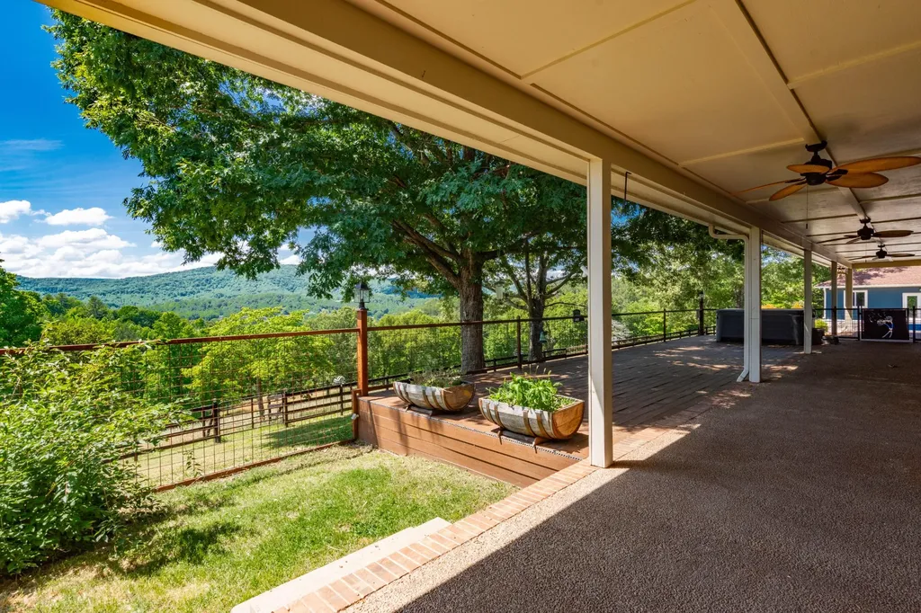 320 Crestview Lane Dayton TN 37321