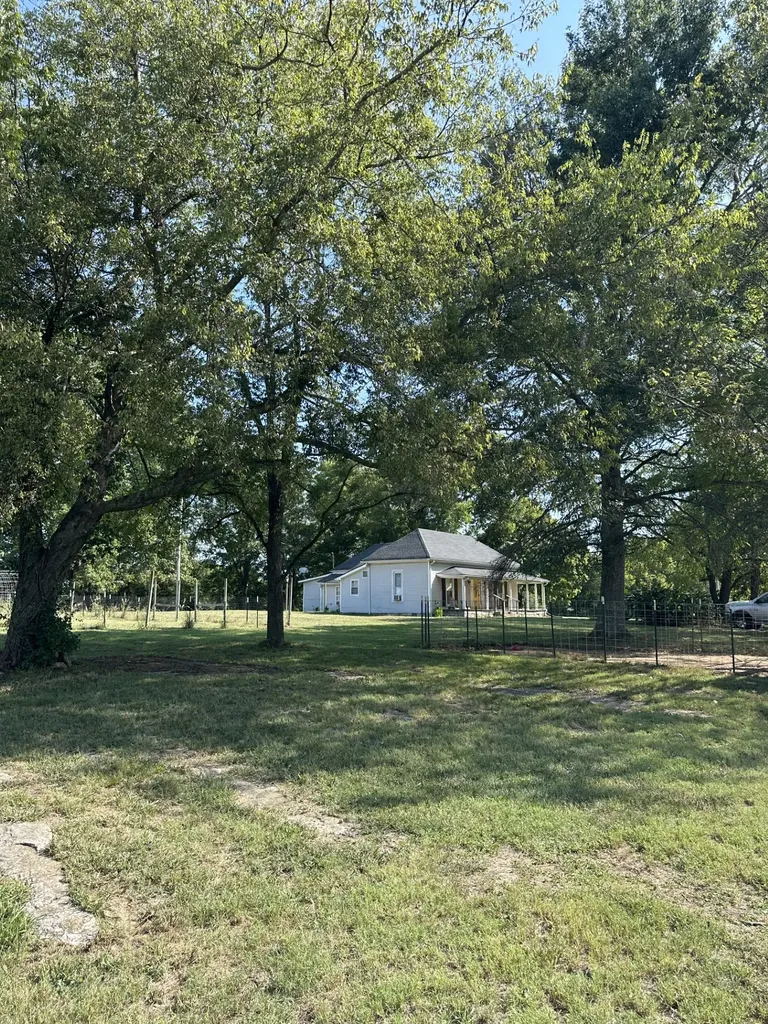 1694 Verona Caney Road Lewisburg TN 37091
