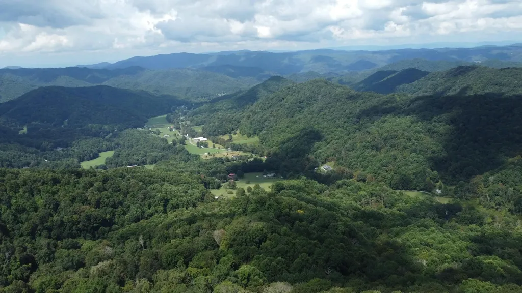 669 Pond Ridge Road Tellico Plains TN 37385