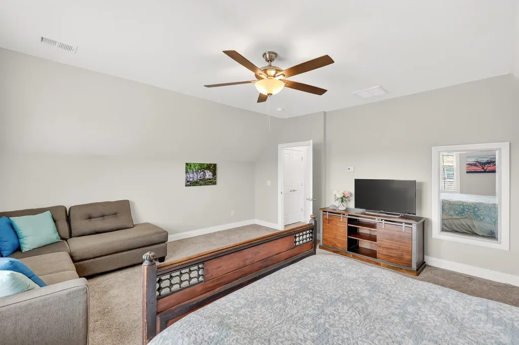 179 Village Circle Lebanon TN 37087