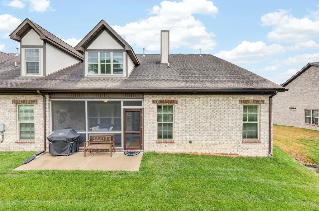 179 Village Circle Lebanon TN 37087