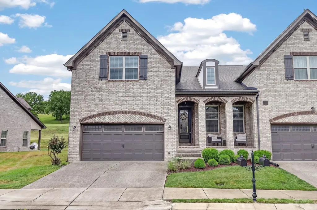179 Village Circle Lebanon TN 37087