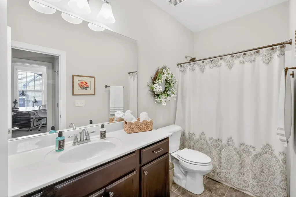 179 Village Circle Lebanon TN 37087