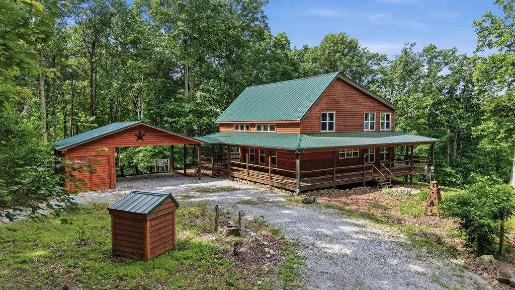 705 N Campbell Road Altamont TN 37301