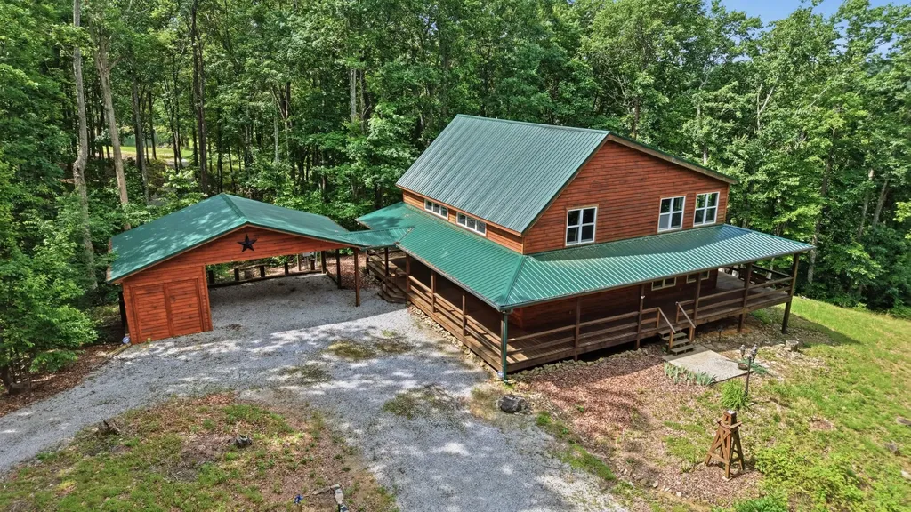 705 N Campbell Road Altamont TN 37301
