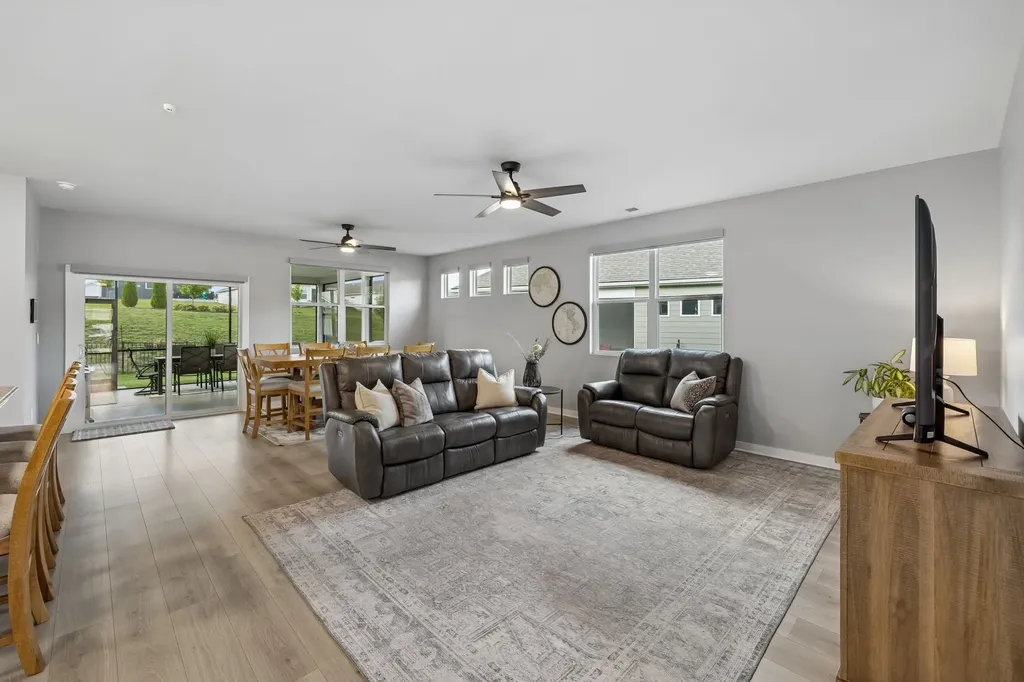 1140 Stoney Brook Pvt Bend Gallatin TN 37066
