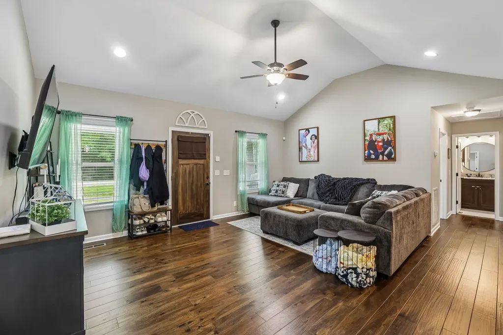 1546 S Spring Street Manchester TN 37355
